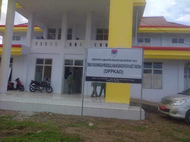 Kualitas Pekerjaan Projek Kantor DPPKAD Memprihatinkan